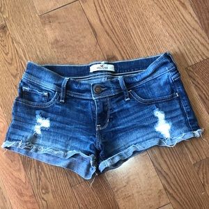 Hollister 🦅 short-shorts Size 5 Waist 27 🔥 Like New 🔥